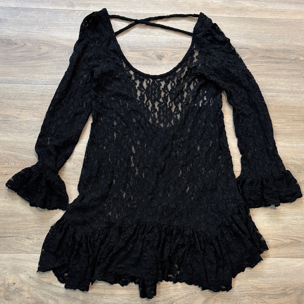 SHUMAQ BLACK LACE OPEN BACK DRESS